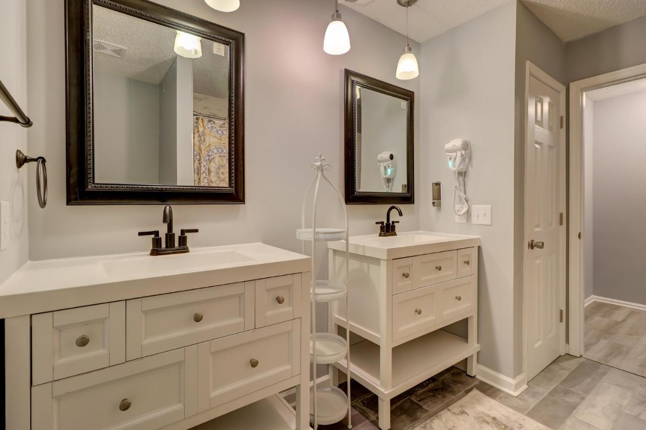 #111 Elaborate Condo Ideal Location 2Brm/2 Parking Hilton Head Island Exteriör bild