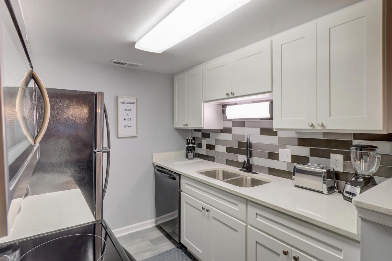 #111 Elaborate Condo Ideal Location 2Brm/2 Parking Hilton Head Island Exteriör bild