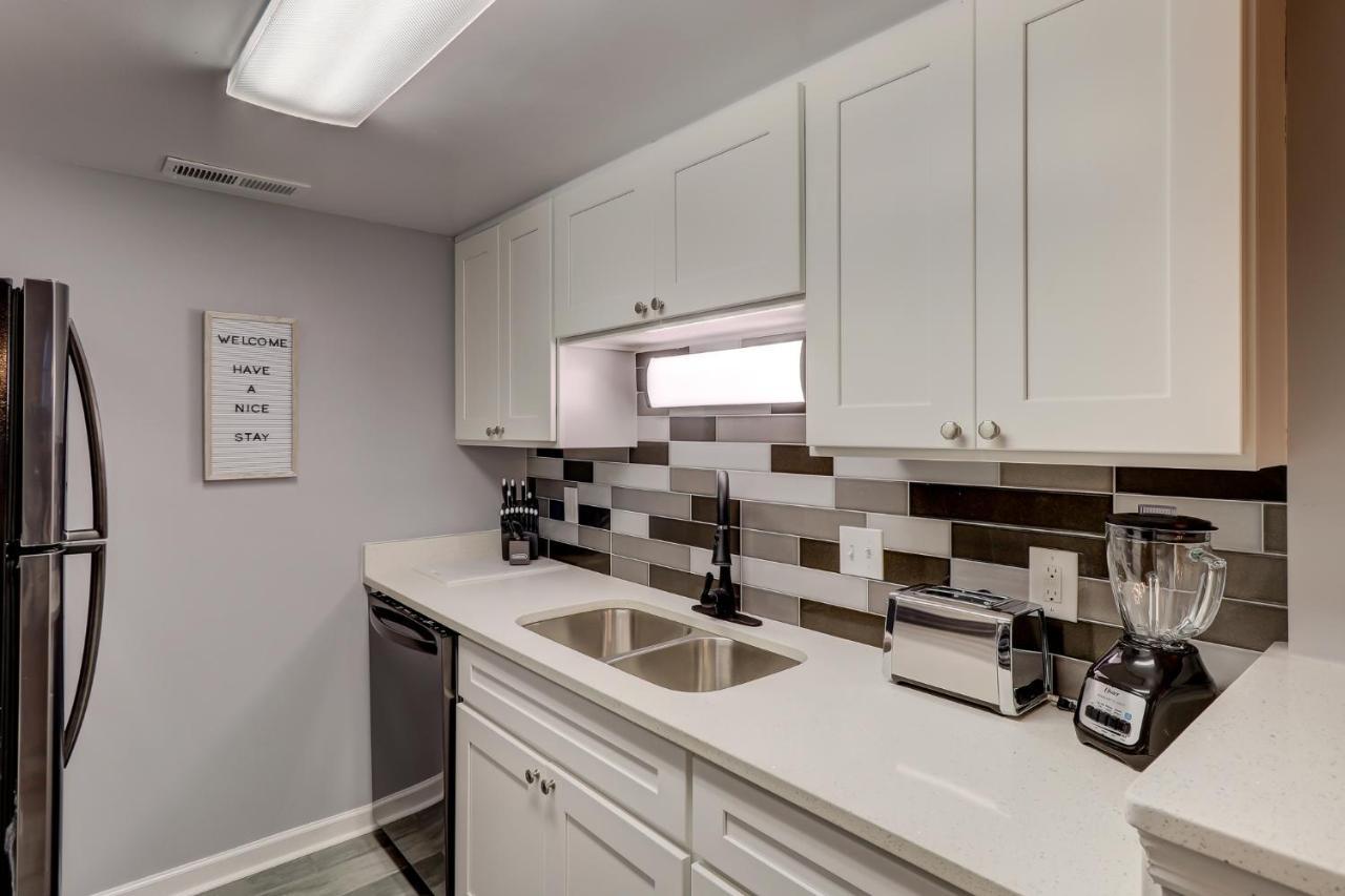 #111 Elaborate Condo Ideal Location 2Brm/2 Parking Hilton Head Island Exteriör bild